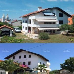 Prodaja velike stambene kuće, pogodne za investiciju, Medulin!