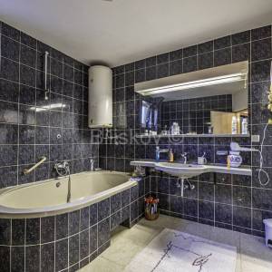 Prodaja, Zagreb, Gračani, troetažna samostojeća kuća, okućnica, garaža