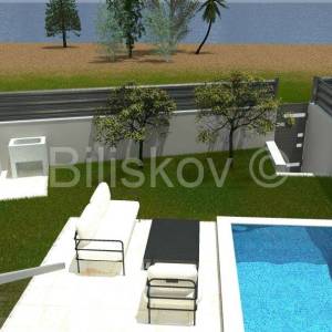 Prodaja,kuća u nizu s liftom i bazenom,100m od mora