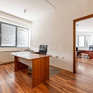 Prodaja,Kvaternikov trg, stan, u naravi poslovni prostor 42 m2 