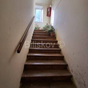 Prodaja,Nova Ves, dvosoban stan površine 70 m2 na 1.katu zgrade 