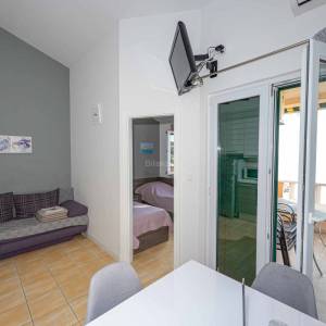 Prodaja,opremljena apartmanska kuća s pogledom na more