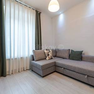 Prodaja, Pantovčak dvoetažni dvosobni stan