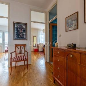 Prodaja,Pantovčak,peterosoban stan sa garsonjerom, vrt, garaža