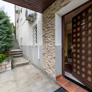 Prodaja,Pantovčak,peterosoban stan sa garsonjerom, vrt, garaža