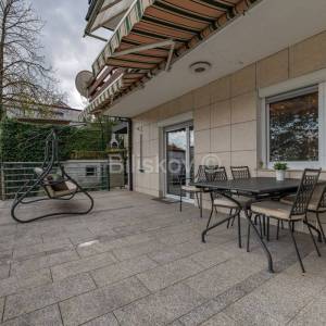 Prodaja,Pantovčak,peterosoban stan sa garsonjerom, vrt, garaža