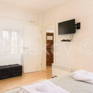 Prodaja,Prostrana kuća s bazenom i saunom kod Šibenika