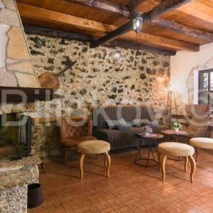 Prodaja,Prostrana kuća s bazenom i saunom kod Šibenika