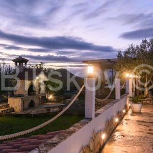 Prodaja,Prostrana kuća s bazenom i saunom kod Šibenika