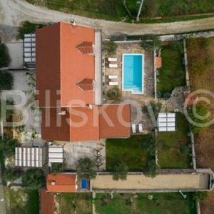 Prodaja,Prostrana kuća s bazenom i saunom kod Šibenika