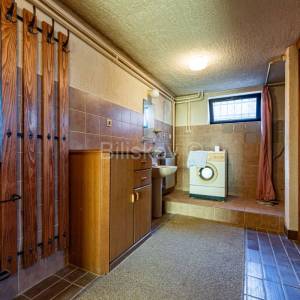 Prodaja,Sesvete,kuća površine 260 m², sagrađena 1986.