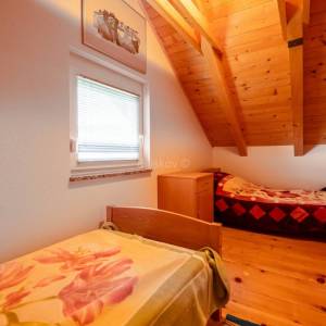 Prodaja,Tuhelj,samostojeća vikend kuća površine 92m2,na parceli 1282m 