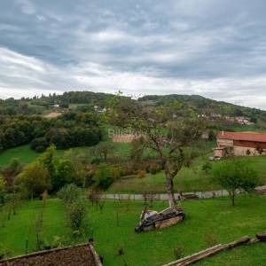 Prodaja,Tuhelj,samostojeća vikend kuća površine 92m2,na parceli 1282m 