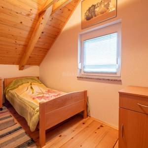 Prodaja,Tuhelj,samostojeća vikend kuća površine 92m2,na parceli 1282m 