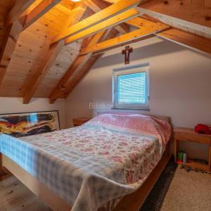 Prodaja,Tuhelj,samostojeća vikend kuća površine 92m2,na parceli 1282m 