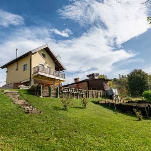 Prodaja,Tuhelj,samostojeća vikend kuća površine 92m2,na parceli 1282m 