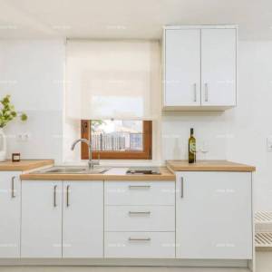 Prodaje se kamena kuća s tri odvojena stana - blizina Ližnjana!