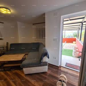 Prodaje se kuća s dva stana – Fažana