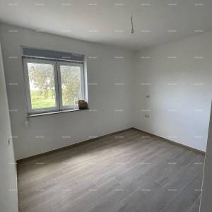 Prodaje se kuća sa tri stana, u Medulinu