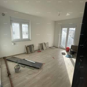 Prodaje se kuća sa tri stana, u Medulinu