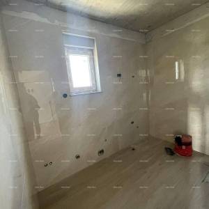 Prodaje se kuća sa tri stana, u Medulinu