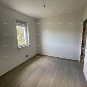 Prodaje se kuća sa tri stana, u Medulinu