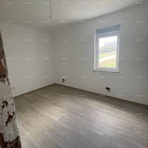 Prodaje se kuća sa tri stana, u Medulinu