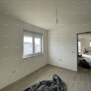 Prodaje se kuća sa tri stana, u Medulinu