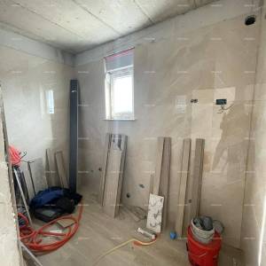 Prodaje se kuća sa tri stana, u Medulinu