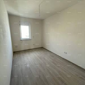 Prodaje se kuća sa tri stana, u Medulinu