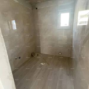 Prodaje se kuća sa tri stana, u Medulinu