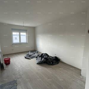 Prodaje se kuća sa tri stana, u Medulinu