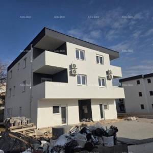 Prodaje se kuća sa tri stana, u Medulinu