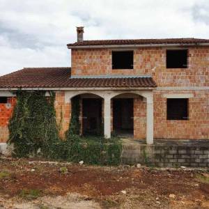 Prodaje se kuća u Puli