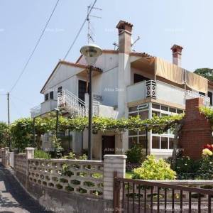 Prodaje se lijepa kuća, blizu mora u Umagu