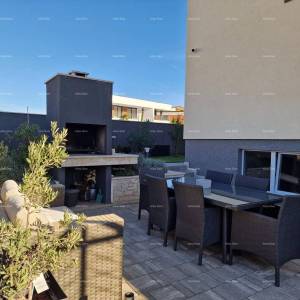 Prodaje se luksuzna vila u Medulinu – 100 m od mora