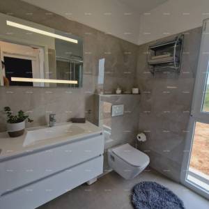 Prodaje se luksuzna vila u Medulinu – 100 m od mora