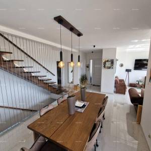 Prodaje se luksuzna vila u Medulinu – 100 m od mora