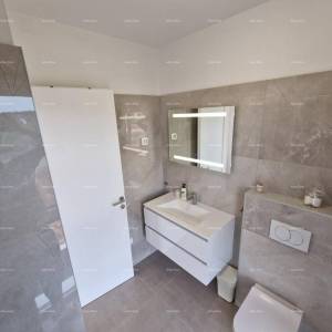 Prodaje se luksuzna vila u Medulinu – 100 m od mora