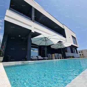 Prodaje se luksuzna vila u Medulinu – 100 m od mora