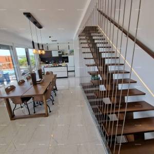 Prodaje se luksuzna vila u Medulinu – 100 m od mora