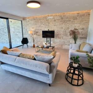 Prodaje se moderna kuća s bazenom, Rovinjsko selo