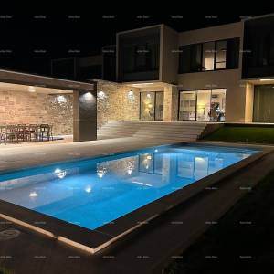 Prodaje se moderna kuća s bazenom, Rovinjsko selo