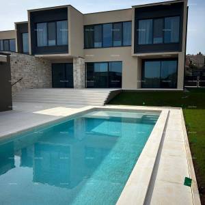 Prodaje se moderna kuća s bazenom, Rovinjsko selo