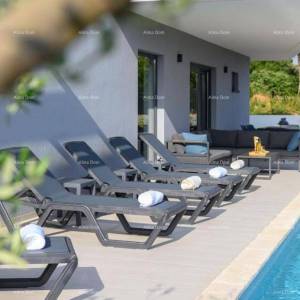 Prodaje se moderna Vila sa bazenom, Svetvinčenat