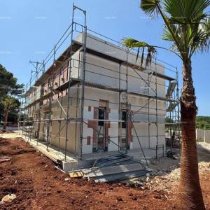 Prodaje se moderna vila u Rovinju