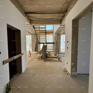 Prodaje se moderna vila u Rovinju