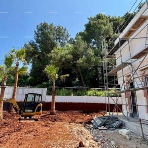 Prodaje se moderna vila u Rovinju