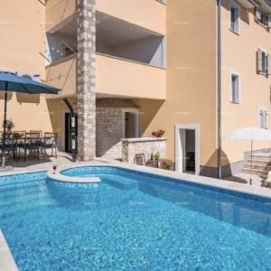 Prodaje se prekrasna vila sa bazenom u Vodnjanu