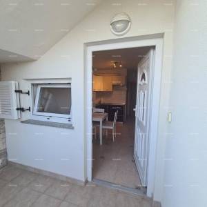 Prodaje se šarmantan stan u prizemlju, 60 m², Duga Uvala